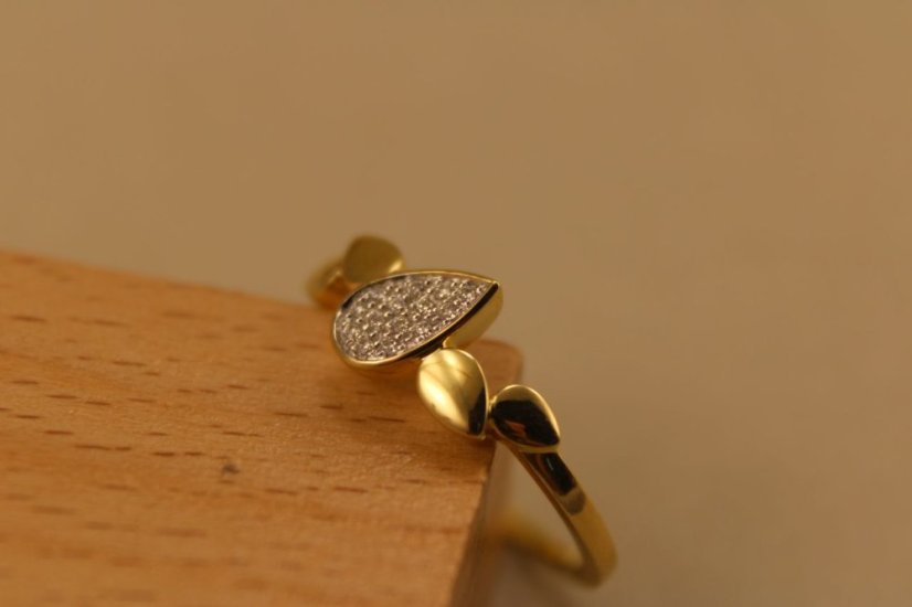 Prsteň-žlté zlato-diamanty 0,050 ct-H/Si-14 karátov