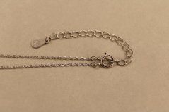 Retiazka- celebritka- písmeno P- zirkóny- rhódiované striebro