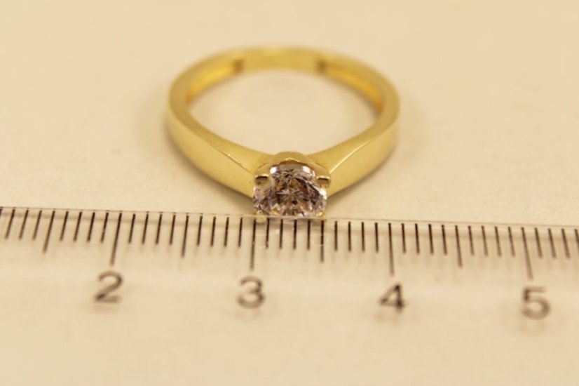 Zlatý prsteň, žlté zlato, číry zirkón, veľkosť 50, 2,02g 14k 585/1000