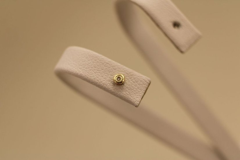 Piercing do nosa- číry briliant- 0,01 ct- žlté zlato- 14 karátov
