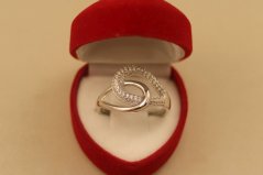 Prsteň- číre zirkóny- rhódiované striebro- 925/1000