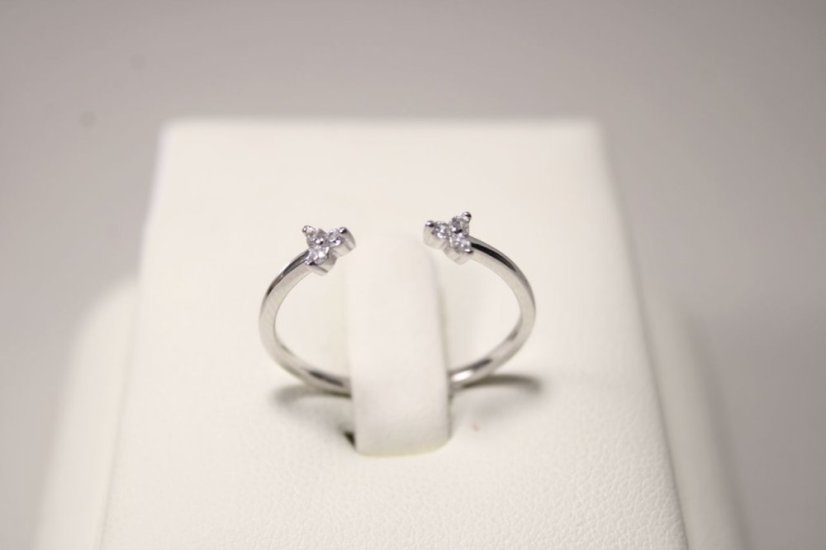 Strieborný trojitý prsteň so zirkónmi, rhodium, veľkosť 57, 2,77 g, 925/1000