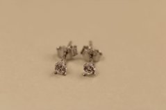 Náušnice- číre zirkóny- puzetky- biele zlato- 14K