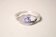 Strieborný prsteň s fialovo-modrým Tanzanitom a čírymi zirkónmi, rhodium, veľkosť 54, 2,31 g, 925/1000