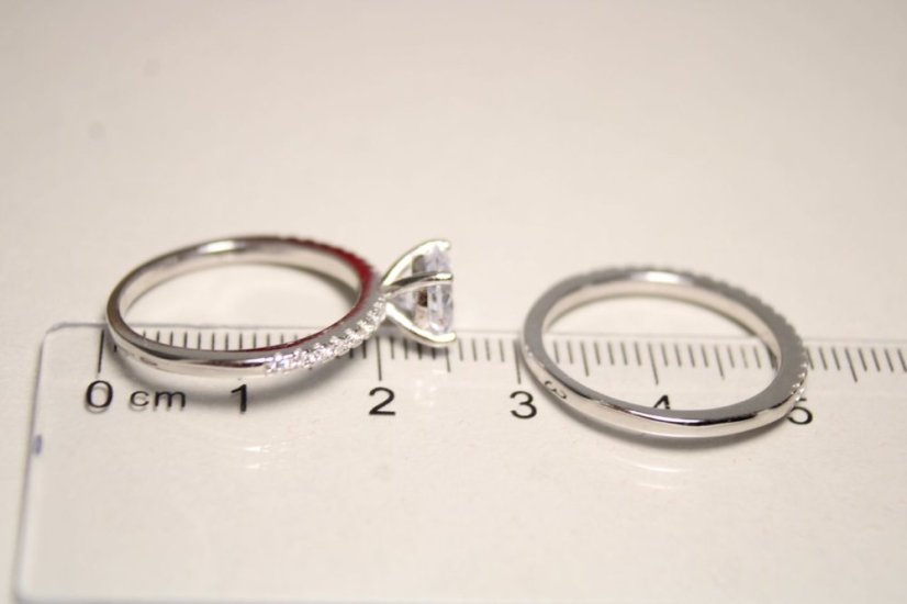 Strieborné duo prstienkov z rhódiovaného striebra s čírymi zirkónmi, veľkosť 54, 3,73g, 925/1000