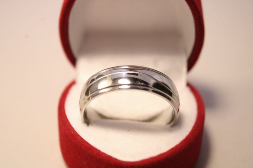 Prsteň- obrúčka v hladkom prevedení- chirurgická oceľ