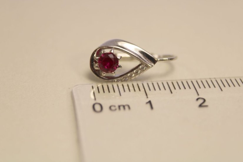 Náušnice-tvar slzy-biele zlato-patent-zirkóny-14 karátov
