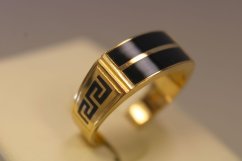 Prsteň-čiernym onyx- grécky vzor-žlté zlato-14 karátov