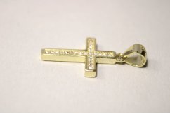 Pozlátený strieborný prívesok krížik so zirkónmi, 1,61g, 925/1000
