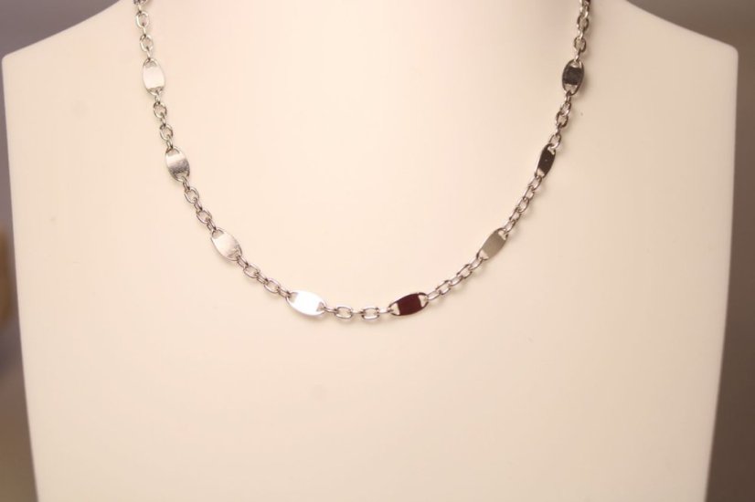 Retiazka- ovalné platničky- rhódiované striebro