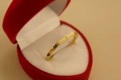 Prsteň- ruženec-vygravírovaný krížik- žlté zlato- 14 karátov