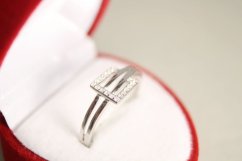 Strieborný prsteň s čírymi zirkónmi, rhodium, veľkosť 54, 1,56 g, 925/1000