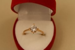 Prsteň- číry zirkón- rúžové zlato- 14 karátov
