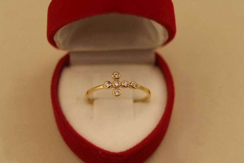 Prsteň- kríž- číre zirkóny- žlté zlato- 14 karátov