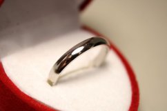 Prsteň- tvar hladkej obrúčky- rhódiované striebro