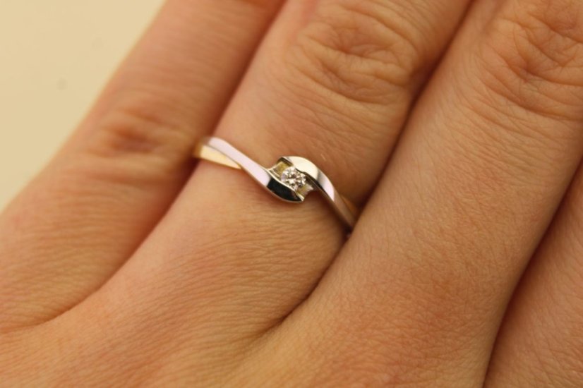 Prsteň- diamant- H/Si2- kombinované zlato- 14 karátov