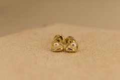 Náušnice - srdiečko - biela perlička - puzetky - pozlátené striebro