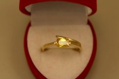 Zlatý prsteň, žlté zlato, žltý obdĺžnikový zirkón, veľkosť 55, 2,35g 14k 585/1000