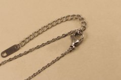 Retiazka- ďatelinka- čierny ónyx- chirurgická oceľ