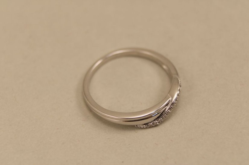 Prsteň -číre zirkóny-rhodium-striebro