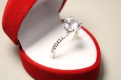 Strieborný prsteň s brúseným čírym zirkónom, rhodium, veľkosť 54, 2,39 g, 925/1000