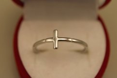 Prsteň- kríž bez kamienkov-rhodium-striebro