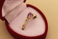 Prsteň- diamanty- ametyst- kombinované zlato- 14 karátov