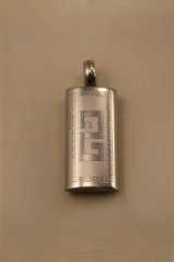 Prívesok- obdĺžník- grécky vzor- chirurgická oceľ