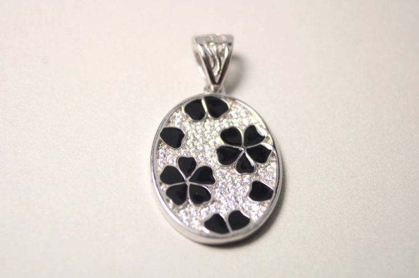 Strieborný prívesok ovál s kvetmi , čierny smalt a číre zirkóny, rhodium, 4,57 g, 925/1000