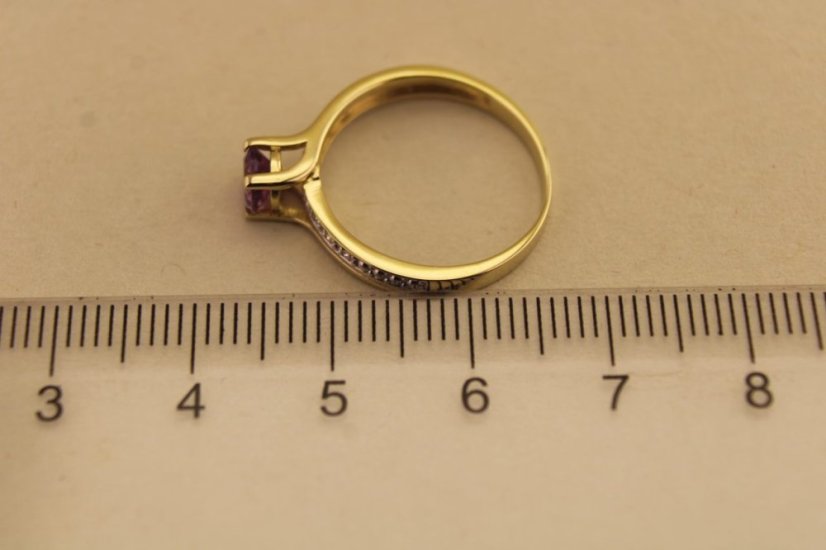 Prsteň- diamanty- ametyst- kombinované zlato- 14 karátov