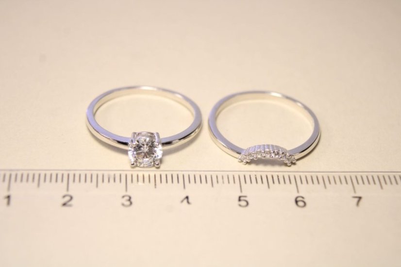 Strieborný rhódiovaný dvojitý zdobený prsteň s čírymi zirkónmi, veľkosť 58, 3,24g, 925/1000