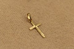 Zlatý prívesok-gravírovaný krížik-žlté zlato-14 karátov