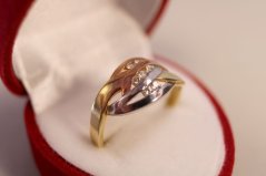 Prsteň-číre zirkóny- viacfarebné zlato- 14 karátov