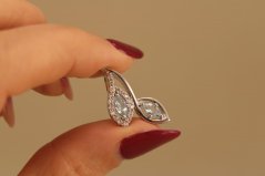 Prívesok- dva listy- Topás- zirkóny- rhódiované striebro