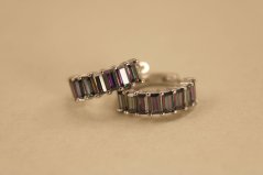 Náušnice-bicolor-zirkóny-zacvakávacie-rhodium-striebro