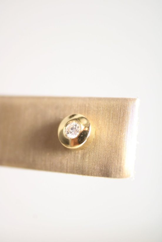 Zlaté naušnice okrúhle brilianty 0,10 ct G-H/SI, žlté zlato, šrúbky, 1,40 g, 14K 585/1000