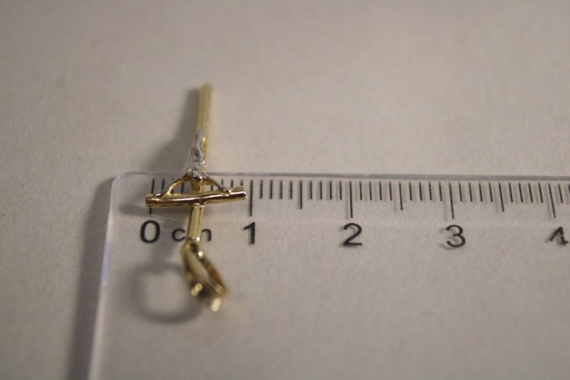 Zlatý prívesok - kríž s telom Ježiša, viacfarebné zlato, 1,04 g, 14K 585/1000