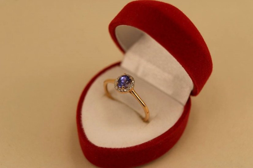 Prsteň - Tanzanit - brilianty 0,05 ct - rúžové zlato - 14K