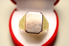 Pánsky pečatný prsteň z viacfarebného zlata s ozdobným gravírom, veľkosť 63, 5,19g, 14 karátov, 585/1000