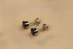 Náušnice- čierne zirkóny- napichovačky- chirurgická oceľ