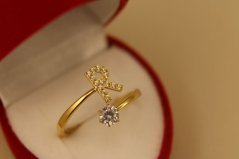 Prsteň- písmeno R- číre zirkóny- pozlátená oceľ- 316/L