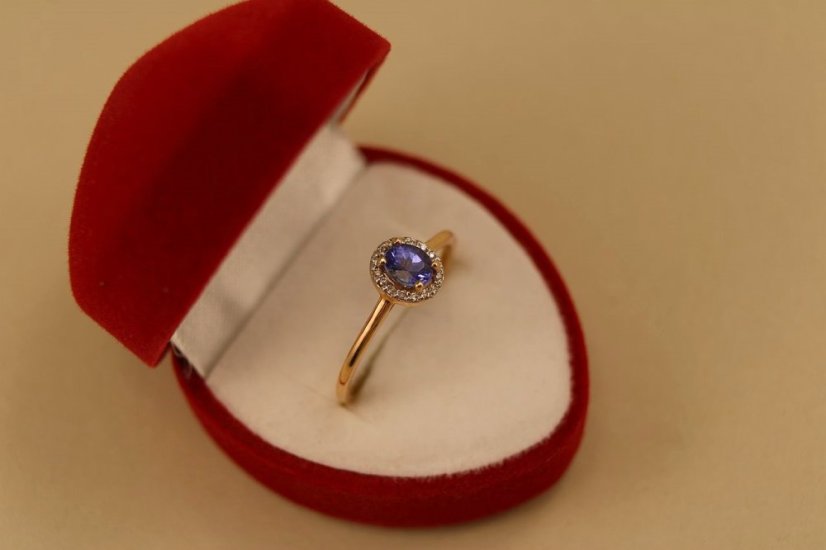 Prsteň - Tanzanit - brilianty 0,05 ct - rúžové zlato - 14K