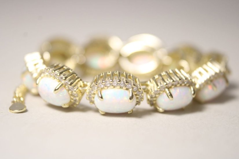 Náramok-syntetické opály-zirkóny-pozlátené striebro