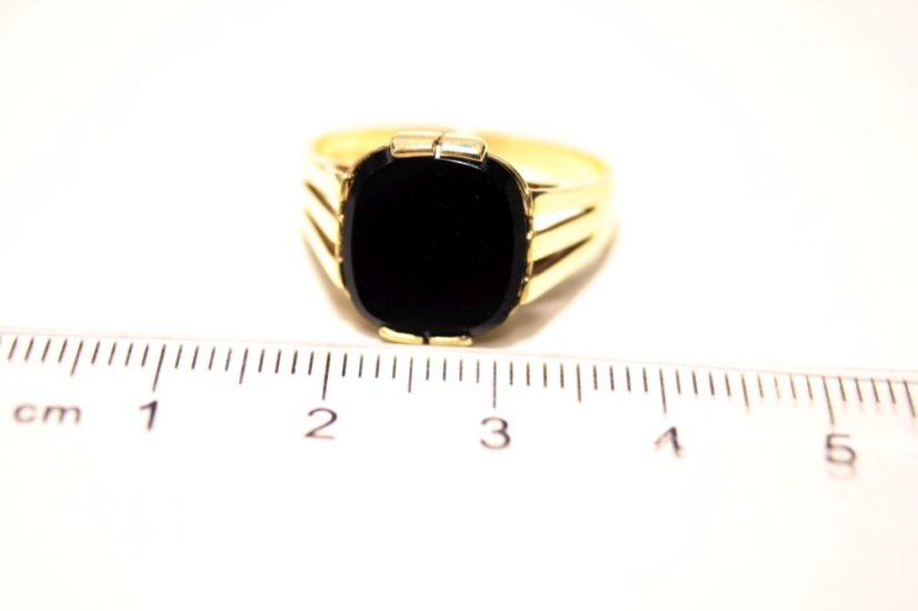 Žiarivý pánsky prsteň zo žltého zlata, ÓNYX, veľkosť 61, 5,25g, 14 karátov, 585/1000
