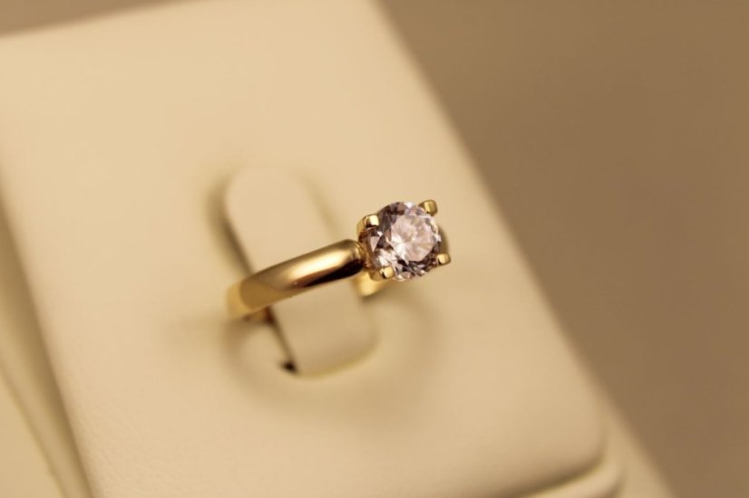 Zlatý prsteň, žlté zlato, číry zirkón 14k 585/1000