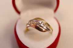 Prsteň- číre kamienky- viacfarebné zlato- 14 karátov