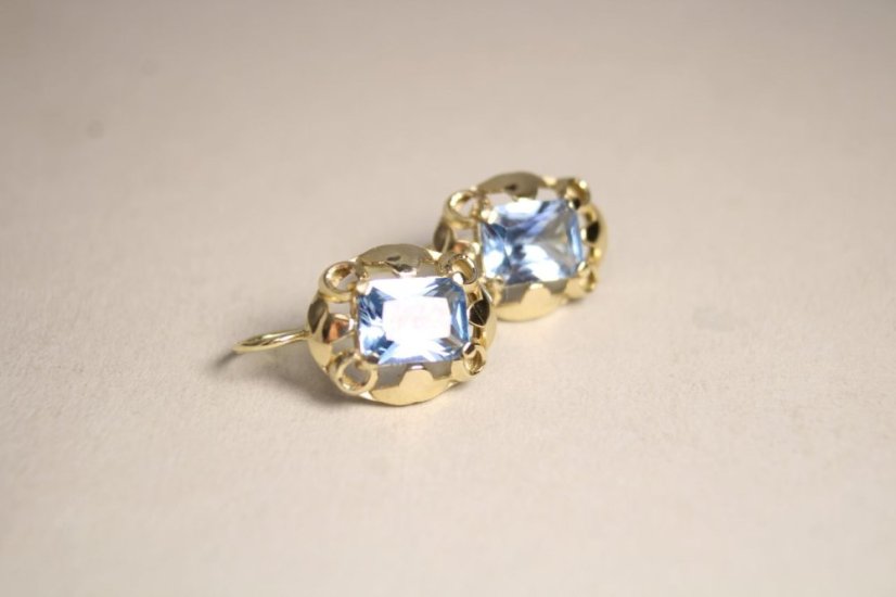 Náušnice-modro-fialový zirkón- žlté zlato- 14 karátov