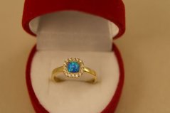 Prsteň- modrý opál- číre zirkóny- žlté zlato- 14K