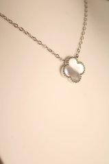 Celebritka-ďatelinka-perleť-rhodium-striebro