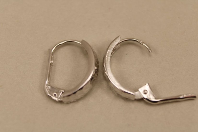 Zlaté náušnice, biele zlato, klasický patent,  1,47g 14k 585/1000